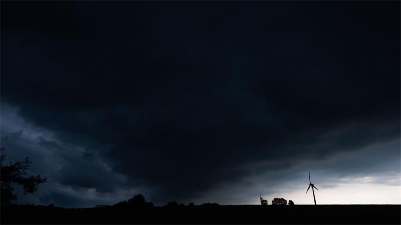 Der Wochenstart wird in Niedersachsen und Bremen sehr wechselhaft und beginnt mit unwetterartigen Schauern. (Archivbild)