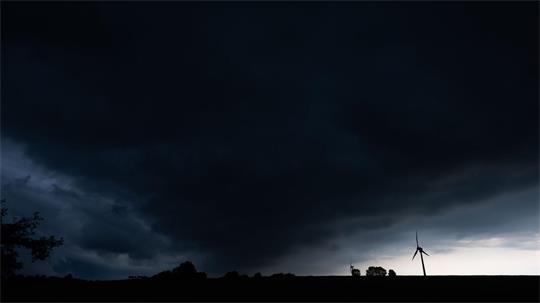 Der Wochenstart wird in Niedersachsen und Bremen sehr wechselhaft und beginnt mit unwetterartigen Schauern. (Archivbild)