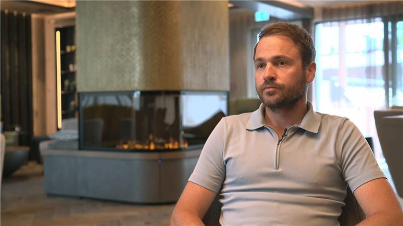 Jimi Blue Ochsenknecht bleibt in Haft - Auslieferung möglich Der Wort des Hotels in Tirol hat nun sein Geld, für ihn ist die Sache damit erledigt.