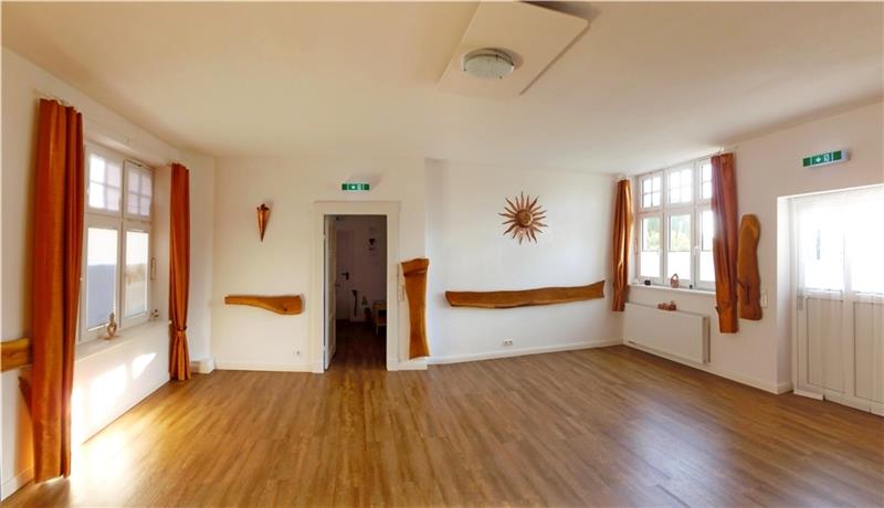Der Yogaraum wird zum Gemeinschaftsraum für Spiel, Spaß und Sport und andere gemeinsame Aktivitäten. Foto: Maier