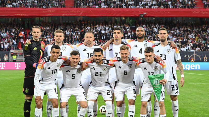 Frühstück, Aktivierung, Besprechung: Zeitplan zum EM-Anpfiff Der Zeitplan für das DFB-Team vor dem EM-Start am Abend steht.