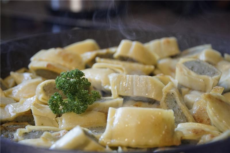 Zoll in Hamburg stellt Maultaschenmaschine sicher Der Zoll in Hamburg hat eine Maschine zur Produktion von Maultaschen sichergestellt (Symbolbild). Foto: Pixabay/jhenning