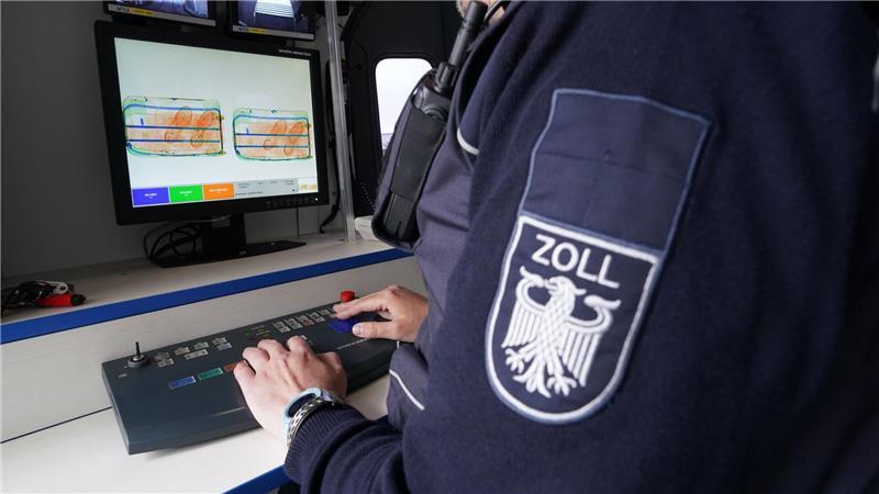 Verbotenes Souvenir - Zoll warnt vor Import von Walfleisch Der Zoll warnt Reisende, Walfleisch aus Norwegen als Mitbringsel mitzunehmen. (Archivfoto)