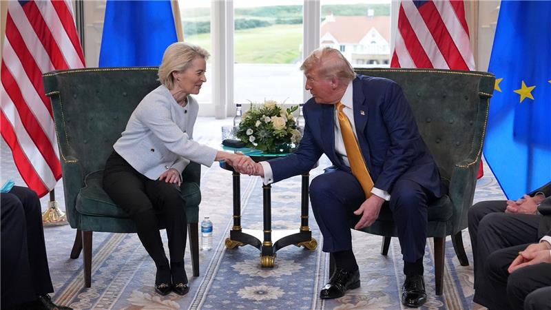 Der Zolldeal wurde am Sonntag von EU-Kommissionspräsidentin Ursula von der Leyen und US-Präsident Donald Trump vereinbart. (Archivbild)