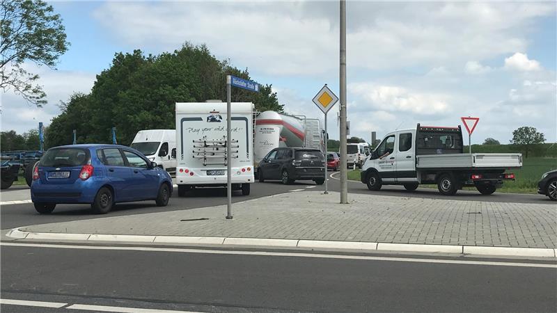 Der Zubringer zur Fähre ist erreicht. Noch zweieinhalb Stunden bis zur Fähre.