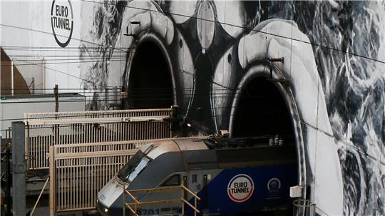Der Zugverkehr durch den Eurotunnel ist beeinträchtigt (Archivbild) 