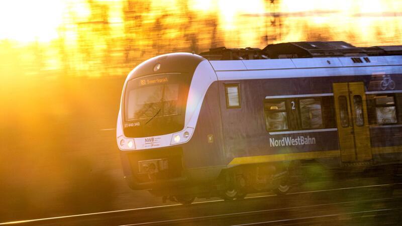 Wieder Züge zwischen Bremen und Bremerhaven Der Zugverkehr zwischen Bremen und Bremerhaven setzt in beide Richtungen weiterhin aus. (Symbolbild)