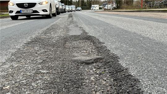 Der Zustand der B73 in Himmelpforten auf Höhe Markstraße ist katastrophal.