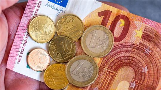 Der allgemeine gesetzliche Mindestlohn in Deutschland soll zum 1. Januar auf 12,41 Euro steigen.