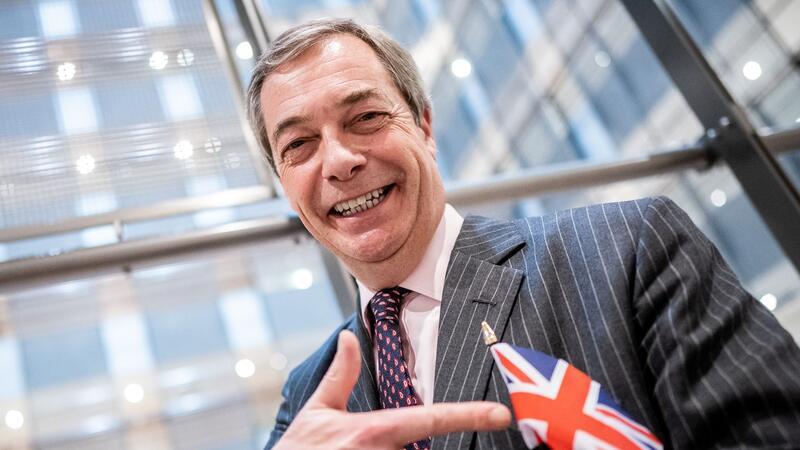 Brexit-Ikone Nigel Farage zieht ins britische Dschungelcamp Der als lautstarker EU-Kritiker und Brexit-Vorkämpfer auch in Deutschland bekannt gewordene Rechtspopulist Nigel Farage macht bei der britischen TV-Ausgabe des Dschungelcamps mit.