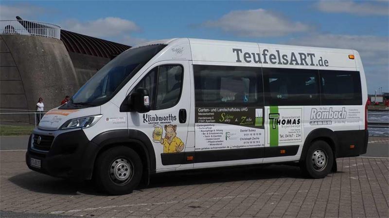Bürgerbus Apensen: Mit acht Hobbyfotografen auf großer Tour Der alte Bürgerbus auf neuen Wegen - hier am Eidersperrwerk.