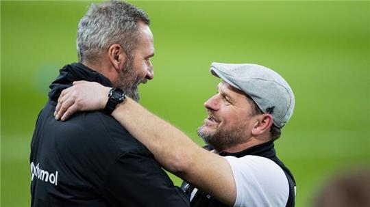 Der alte und der neue Coach des HSV: Tim Walter (l) und Steffen Baumgart.