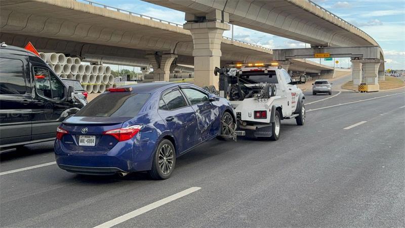 Beamte der US-Einwanderungsbehörde ICE schießen Mann an Der angeschossene Mann saß zum Zeitpunkt des Vorfalls offenbar in seinem Auto.