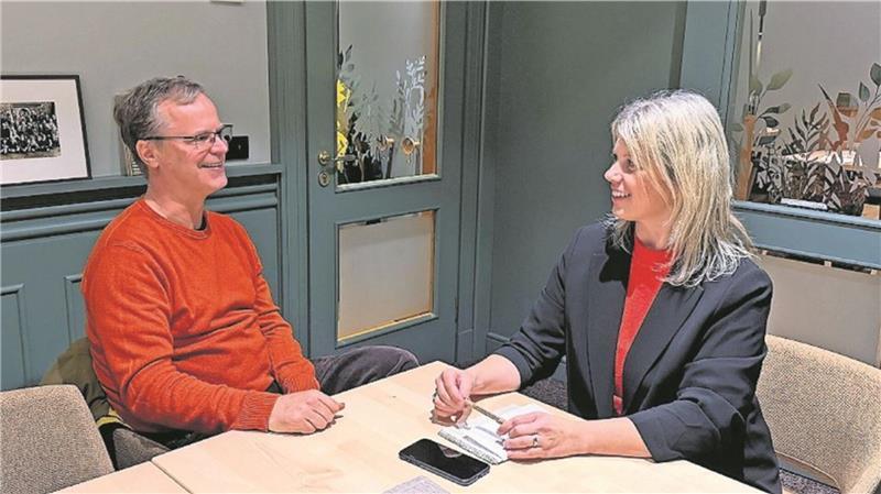 Der aus Zeven stammende LinkedIn-Mitgründer Konstantin Guericke spricht mit der Redaktionsleiterin der Zevener Zeitung, Kathrin Harder-von Fintel.