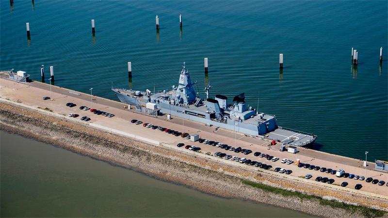 Der bislang einzige deutsche Marinehafen an der Nordsee liegt in Wilhelmshaven. (Archivbild)