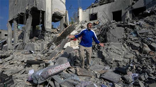 Der blutige Schlagabtausch zwischen Israel und der Hisbollah-Miliz geht weiter: Häuser in den Außenbezirken der Städte Ansar sowie Deir al-Sahrani wurden getroffen.