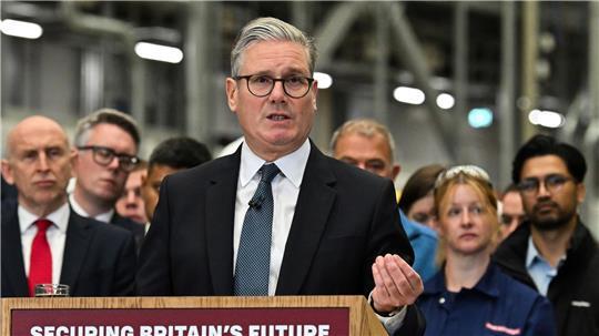 Der britische Premier will sein Land kriegsbereit machen.