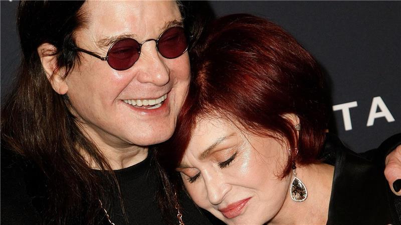 Trauer um Ozzy Osbourne - „Platz im Pantheon der Rockgötter“ Der britische Sänger Ozzy Osbourne und seine Frau Sharon Osbourne im Jahr 2020. (Archivbild)