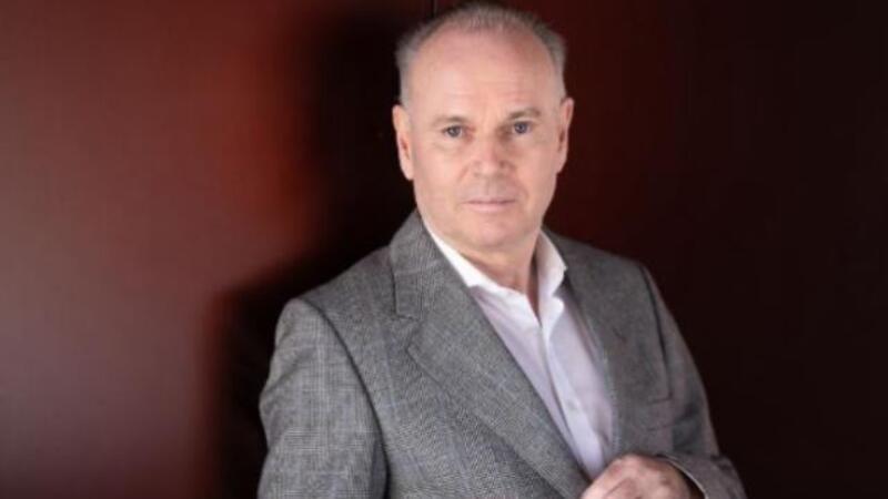 Der britische Schauspieler, Moderator und Kabarettist Mark Lyndon kommt mit seinem aktuellen Programm „How to be a Hamburger“ nach Buxtehude.