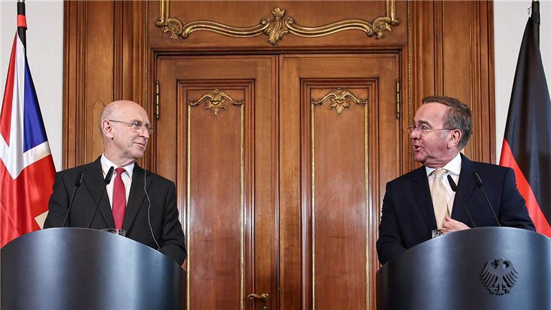 Der britische Verteidigungsminister Joh Healey und Bundesverteidigungsminister Boris Pistorius leiten gemeinsam die virtuelle Sitzung der Ukraine-Kontaktgruppe. (Archivbild)
