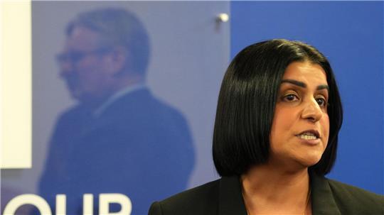 Der britischen Innenministerin Shabana Mahmood zufolge soll das Polizeiverhalten im Fall des erstochenen 18-Jährigen in Southampton innerhalb von drei Monaten untersucht werden. (Archivfoto)