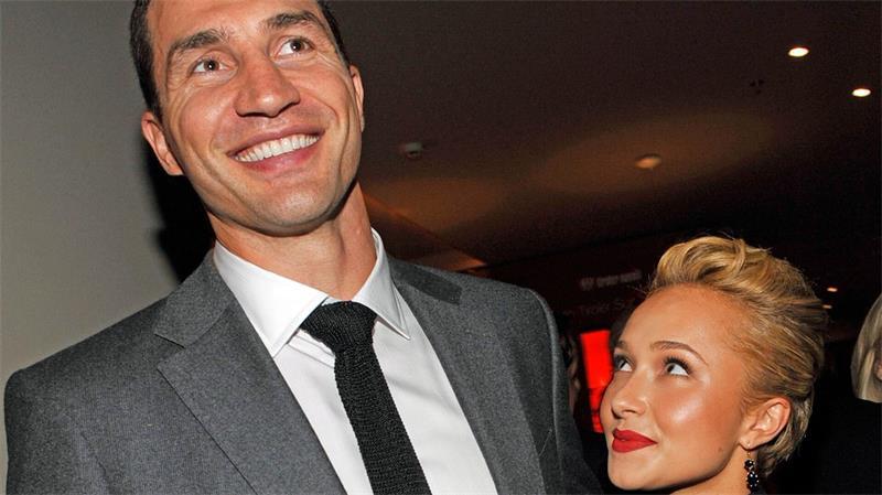 Was Wladimir Klitschko zum Tod von Ex-Verlobter Panettiere sagt Der damalige Boxweltmeister Wladimir Klitschko und die US-Schauspielerin Hayden Panettiere bei einer Benefizveranstaltung im Jahr 2010. (Archivbild)