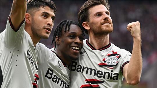 Der deutsche Meister Bayer Leverkusen feiert in Frankfurt den nächsten Auswärtssieg.