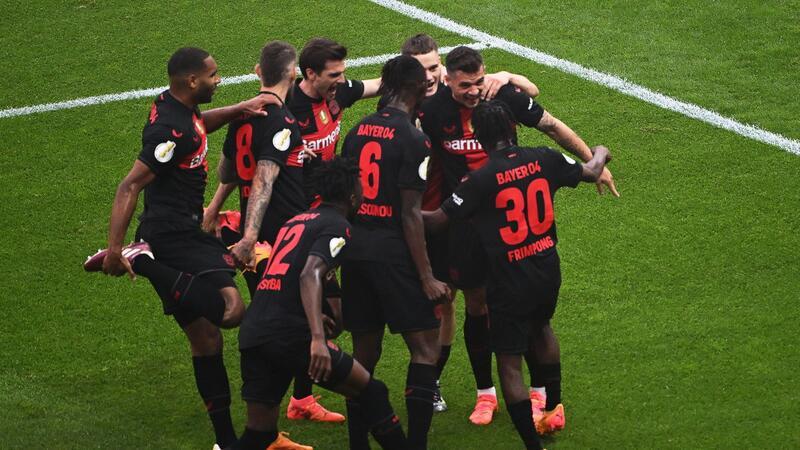 Der deutsche Meister setzte sich im Finale gegen Kaiserslautern trotz langer Unterzahl mit 1:0 durch.
