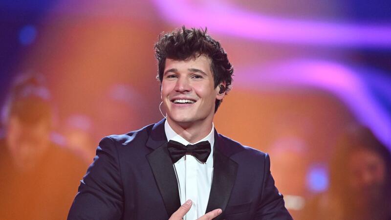 Der deutsche Pop-Sänger Wincent Weiss tritt in der Show „Your Songs“ auf.