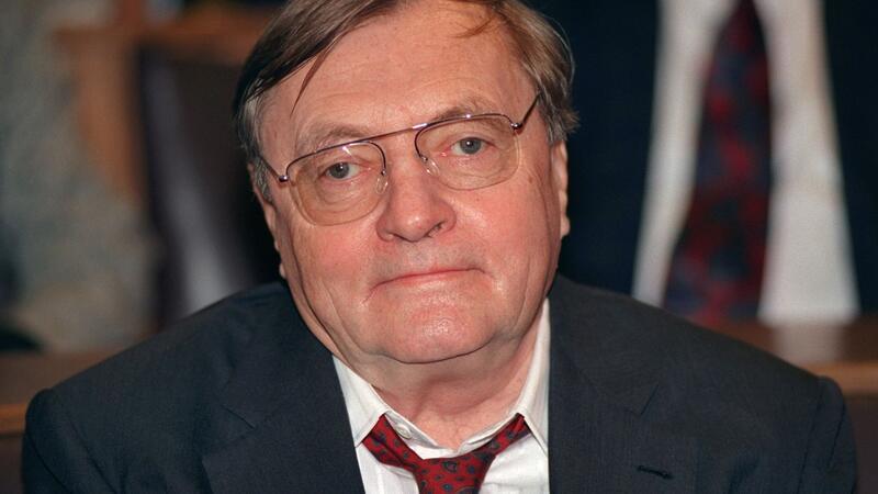 Rudolf Augstein wäre 100 Jahre alt geworden Der deutsche Publizist und Herausgeber des Hamburger Nachrichtenmagazins „Der Spiegel“, Rudolf Augstein gilt als streitbarer Geist.