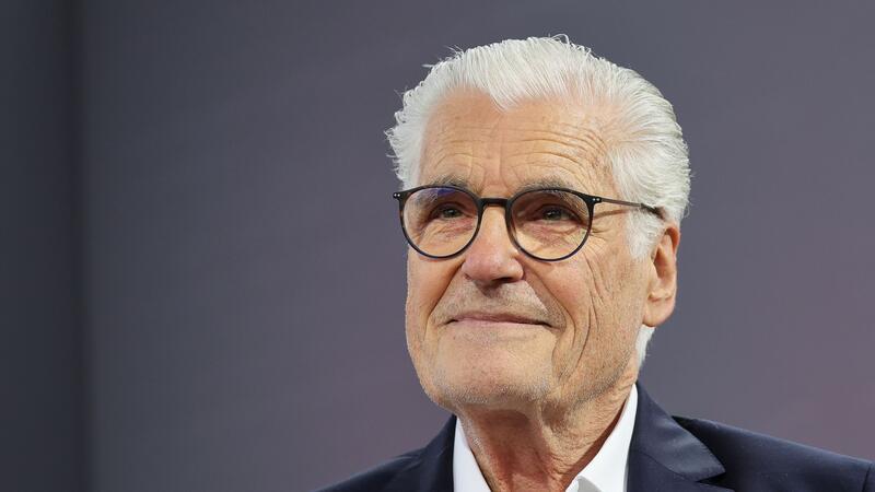 Der deutsche Schauspieler und Autor Sky du Mont spricht auf der Leipziger Buchmesse über sein neues Buch.