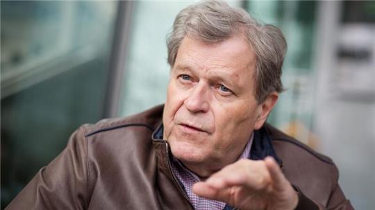 Der ehemalige Mercedes-Motorsportchef Norbert Haug spricht über die Enttäuschungen und Überraschungen der Saison.