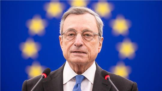 Der ehemalige Präsident der Europäischen Zentralbank (EZB) und frühere italienische Ministerpräsident Mario Draghi wird mit dem Karlspreis 2026 ausgezeichnet (Archivbild).