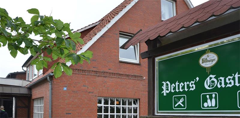 Der ehemalige Restaurantbetrieb „Peters’ Gasthaus“ steht wieder zum Verkauf.