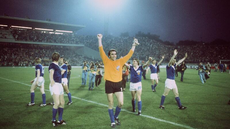 Im „sündigen Viertel“: DDR-Fußballer um Croy auf Reeperbahn Der ehemalige Torhüter von Sachsenring Zwickau und der DDR-Nationalmannschaft, Jürgen Croy, bejubelt mit seinen Teamkollegen 1974 bei der WM den Sieg über die BRD.