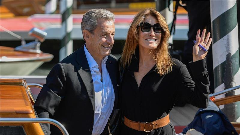 Zwischen Politik und Glamour: Promi-Paare im Liebesglück Der ehemalige französische Staatspräsident Nicolas Sarkozy und die Sängerin Carla Bruni sind seit dem Jahr 2008 verheiratet. (Archivbild)