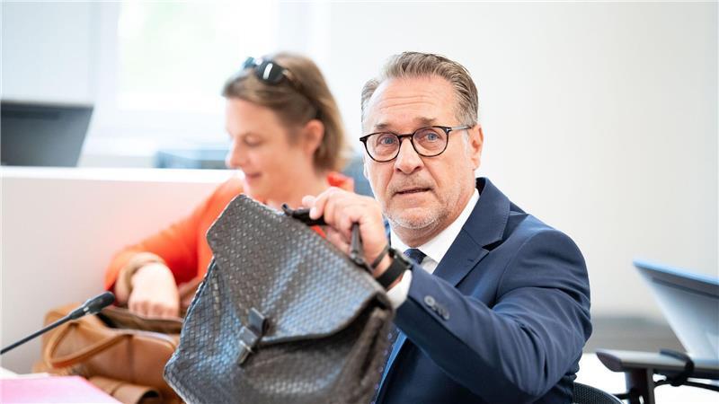 Der einst frühere FPÖ-Chef Strache bestreitet die Vorwürfe. 