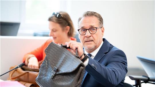 Der einst frühere FPÖ-Chef Strache bestreitet die Vorwürfe. 