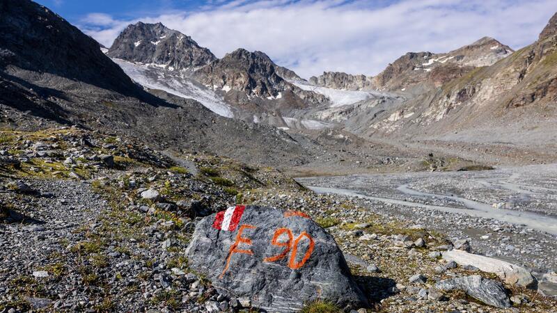 Der einst massive Eiskörper des Tiroler Jamtalgletschers.
