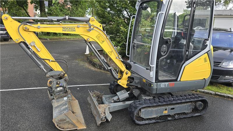 Wischhafener lockt Bagger-Diebe mit Hilfe der Polizei in die Falle Der entwendete und sichergestellte Minibagger.