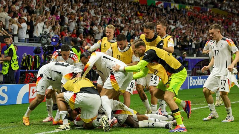 „Ein Knackpunkt“: Füllkrug rettet DFB-Elf Gruppensieg Der erlösende Treffer von Niclas Füllkrug sorgte für großen Jubel in Frankfurt.