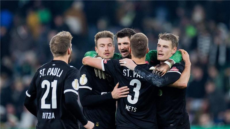 Der erste Sieg seit langem sorgt für ausgelassene Freude.