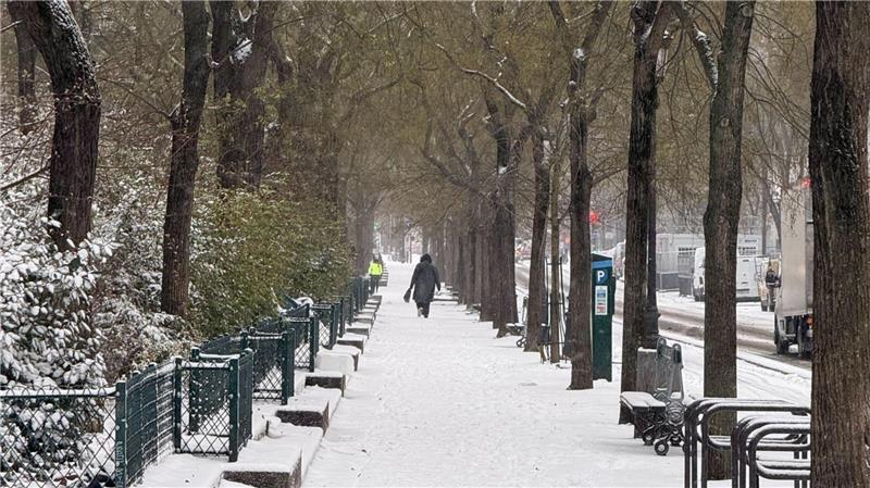 Der französische Verkehrsminister hatte dazu aufgerufen, rund um Paris geplante Fahrten am Morgen zu verschieben.
