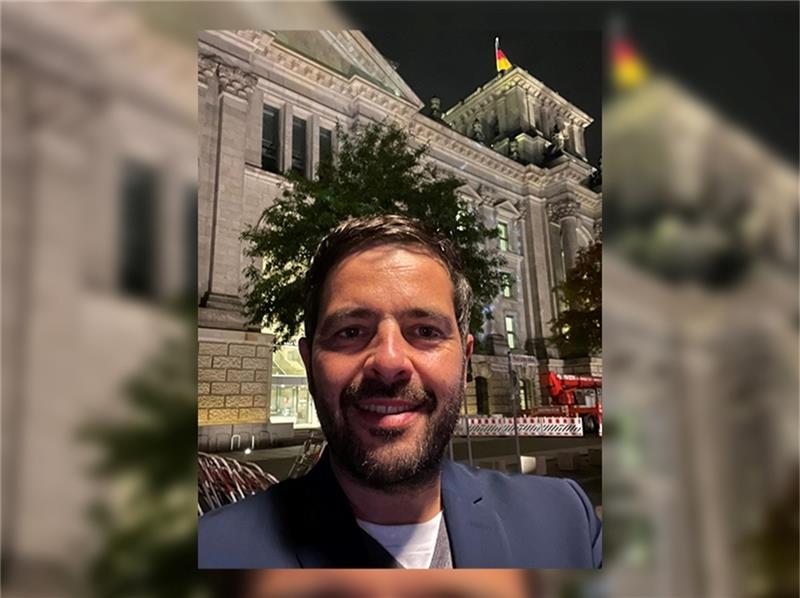 Warum Daniel Schneider seinen Wahlkreis gewonnen hat Der frisch gewählte Bundestagsabgeordnete der SPD gestern Abend in Berlin: Daniel Schneider.