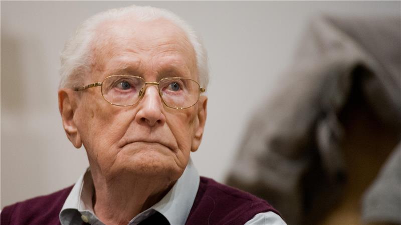 Der „Buchhalter von Auschwitz“ - Zehn Jahre nach wegweisendem Prozess Der frühere SS-Mann, Oskar Gröning, wurde wegen Beihilfe zum Mord in 300 000 Fällen in Auschwitz verurteilt. Vor dem Antritt seiner Haftstrafe starb er.
