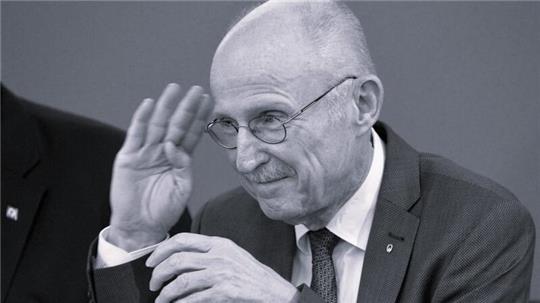 Der frühere Werder-Manager Willi Lemke ist tot.