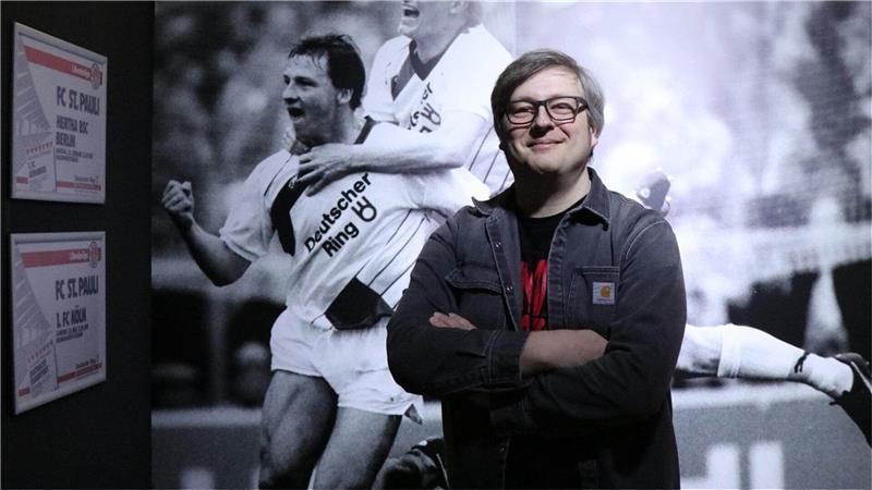 Christoph Nagel – der Herr der St.-Pauli-Schätze Der gebürtige Cuxhavener Christoph Nagel leitet als Kurator und Vorstandsmitglied das FC St. Pauli-Museum am Millerntor. Foto: Jens-Christian Mangels