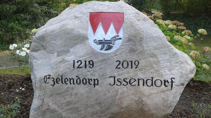 Der große Dorfstein von Issendorf erinnert an den Ursprung als Ezelendorp.