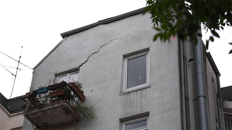 Der hintere Gebäudeteil muss laut Bezirksamt abgerissen werden.