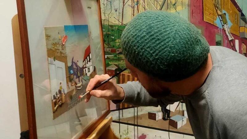 Ausstellung auf dem Wasser: Auf Stades Kudder zieht die Kunst ein Künstler Kristof Meyer bei seiner Arbeit